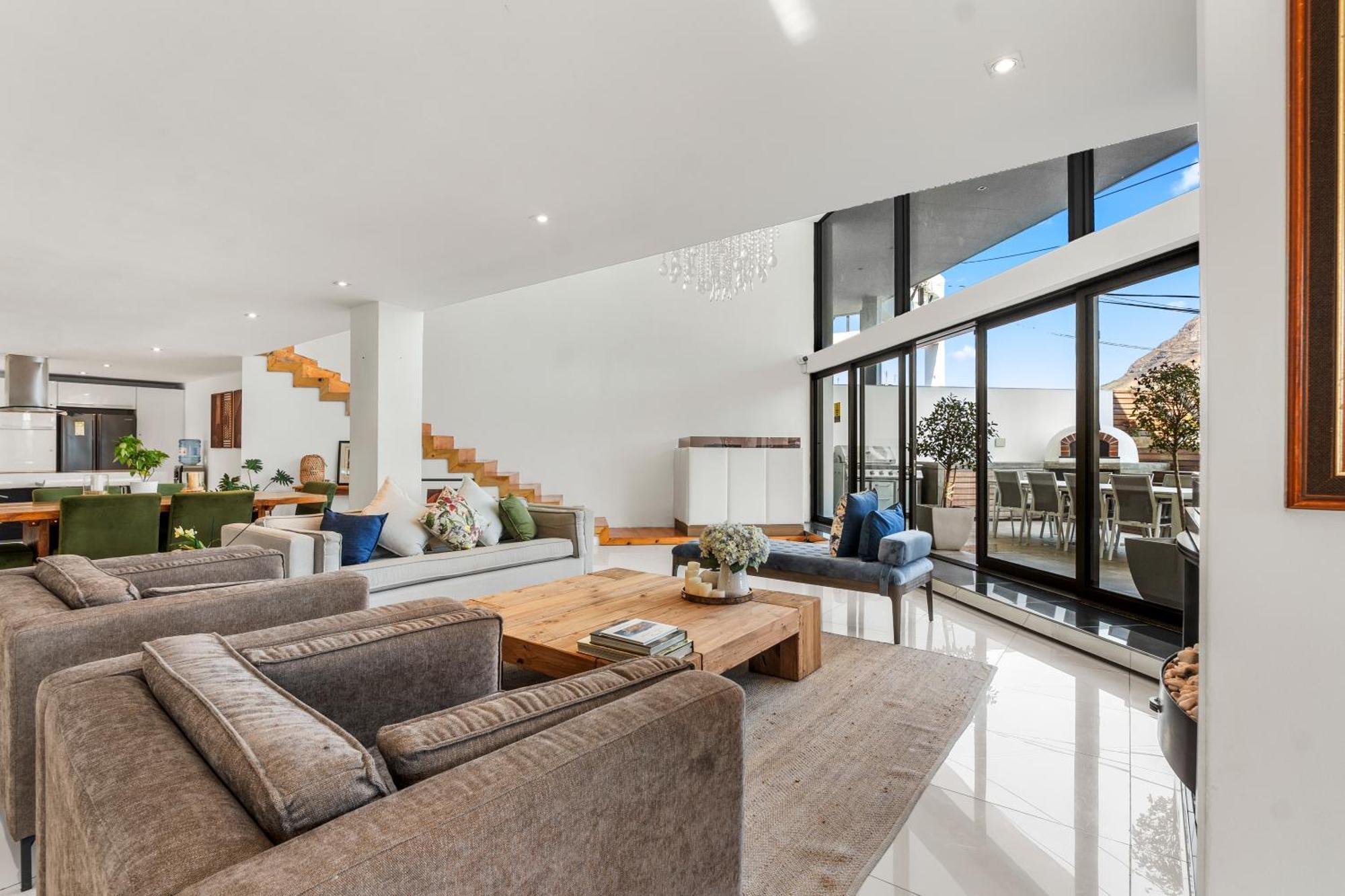 Central Luxury Penthouse, Private Pool & Backup Power Cape Town Exterior photo
